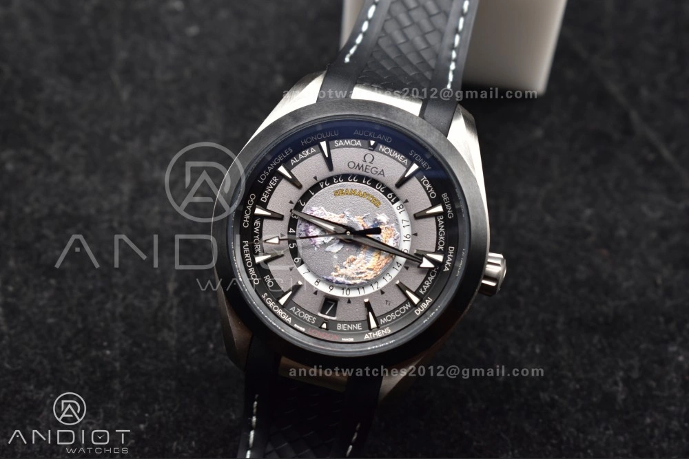 Sleek Aqua Terra GMT Worldtimer 43mm Titanium VSF 1:1 Best Edition on SS Bracelet A8938 Super Clone 22