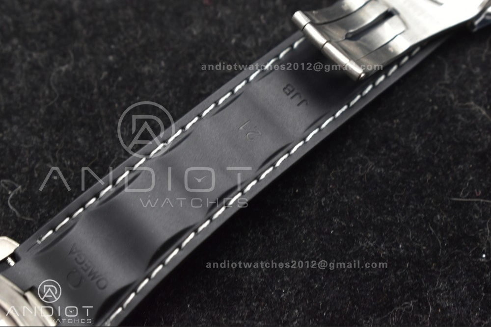 Sleek Aqua Terra GMT Worldtimer 43mm Titanium VSF 1:1 Best Edition on SS Bracelet A8938 Super Clone 22
