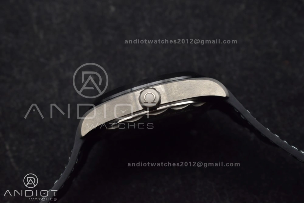 Sleek Aqua Terra GMT Worldtimer 43mm Titanium VSF 1:1 Best Edition on SS Bracelet A8938 Super Clone 22