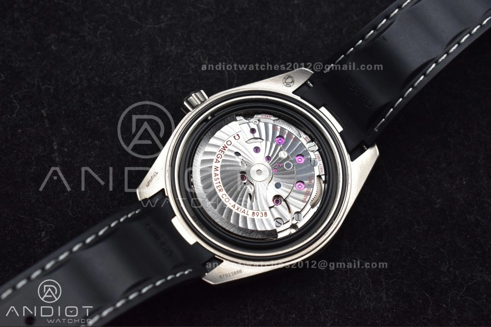 Sleek Aqua Terra GMT Worldtimer 43mm Titanium VSF 1:1 Best Edition on SS Bracelet A8938 Super Clone 22