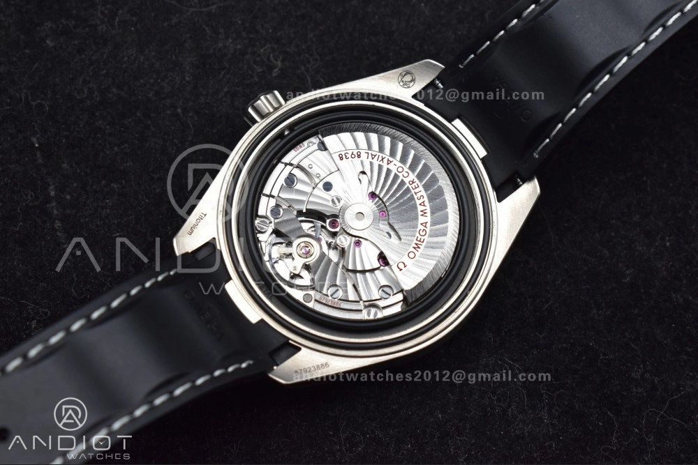 Sleek Aqua Terra GMT Worldtimer 43mm Titanium VSF 1:1 Best Edition on SS Bracelet A8938 Super Clone 22