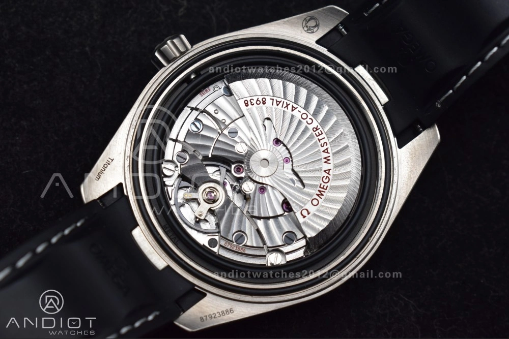 Sleek Aqua Terra GMT Worldtimer 43mm Titanium VSF 1:1 Best Edition on SS Bracelet A8938 Super Clone 22