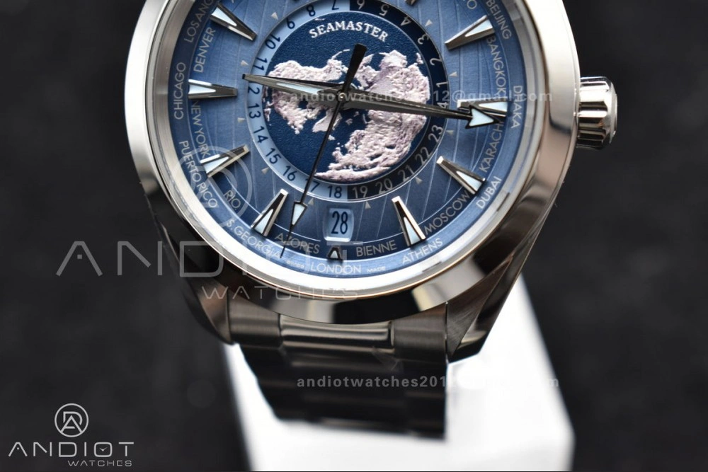 Aqua Terra GMT Worldtimer 43mm VSF 1:1 Best Edition Summer Blue Dial On Stainless Bracelet A8938 Super Clone Versatile 26