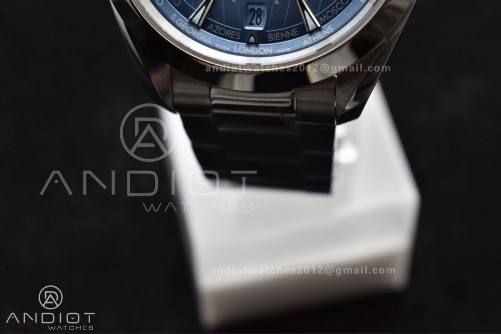 Aqua Terra GMT Worldtimer 43mm VSF 1:1 Best Edition Summer Blue Dial On Stainless Bracelet A8938 Super Clone Versatile 26