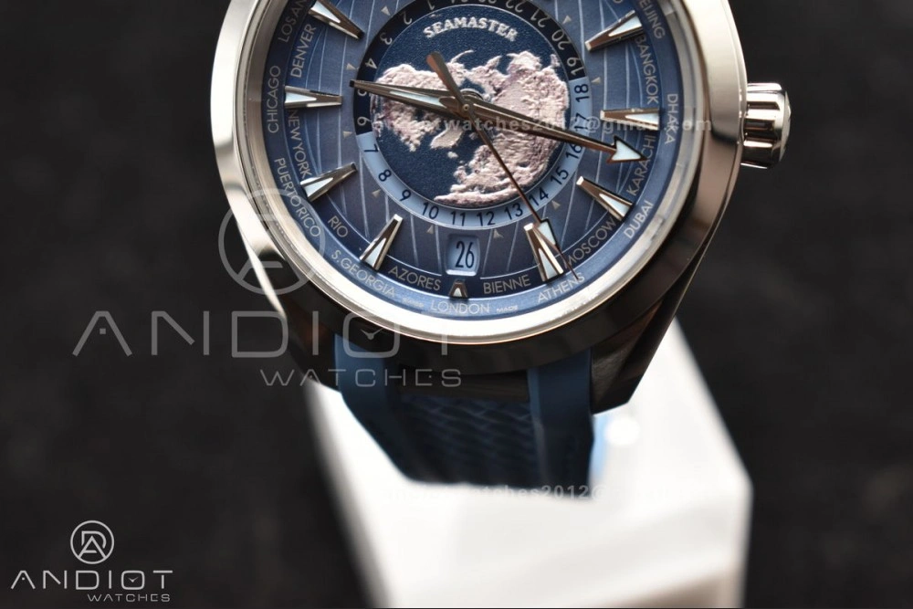 Aqua Terra GMT Worldtimer 43mm VSF 1:1 Best Edition Summer Blue Dial on Blue Rubber Strap A8938 Super Clone Durable 511