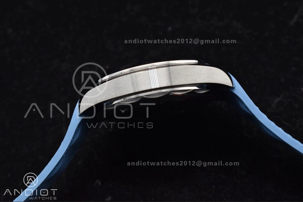 Aqua Terra GMT Worldtimer 43mm VSF 1:1 Best Edition Summer Blue Dial on Blue Rubber Strap A8938 Super Clone Durable 511