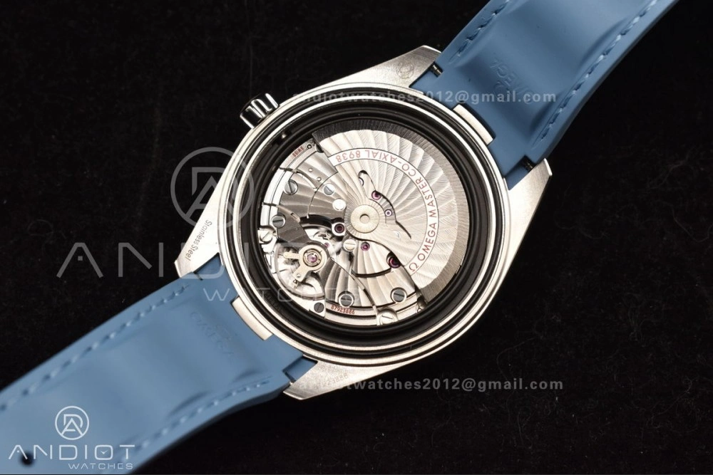 Aqua Terra GMT Worldtimer 43mm VSF 1:1 Best Edition Summer Blue Dial on Blue Rubber Strap A8938 Super Clone Durable 511