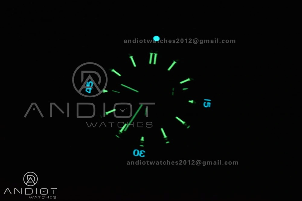 ModernLook Chronomat B01 44mm SS BLSF 1:1 Best Edition Green Dial On Robber Bracelet A 171