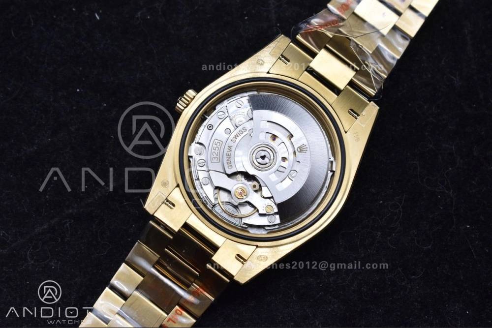 DayDate 40 YG GMF Gain Weight 904L Steel Green Dial Roman Markers on President Bracelet A3255 V EasyMatch 754