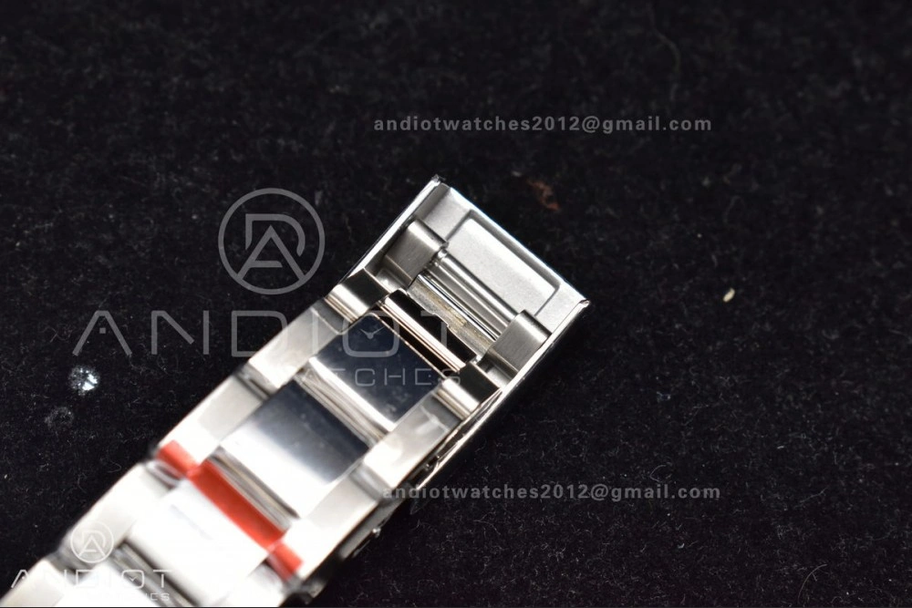 HighQuality Daytona 116506 QF 1:1 Best Edition Ice Blue Dial Crystal Markers on SS Bracelet SH4130 V3 (Gain Weight) 398