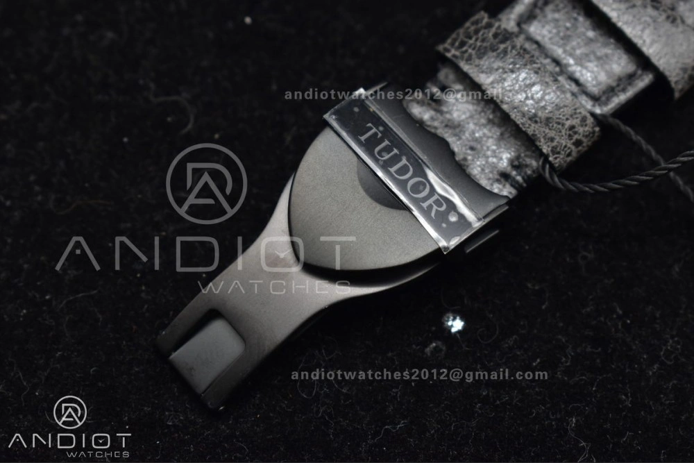 Heritage Black Bay Dark DLC ZF 1:1 Best Edition Black Bezel on Distressed Leather Strap A2824 V WrinkleFree 425