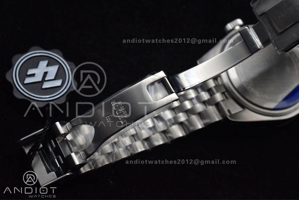SmoothTexture Heritage Black Bay Red Bezel ZF 1:1 Best Edition on SS Jubilee Bracelet A 1274