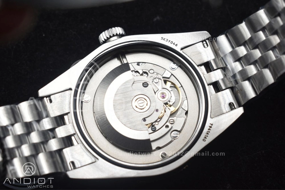 SmoothTexture Heritage Black Bay Red Bezel ZF 1:1 Best Edition on SS Jubilee Bracelet A 1274