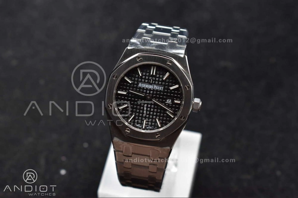 EasyCare Lady Royal Oak 33mm 67651 SS V7F 1:1 Best Edition Black Textured Dial on SS Bracelet Ronda Quartz to AP Cal. 109