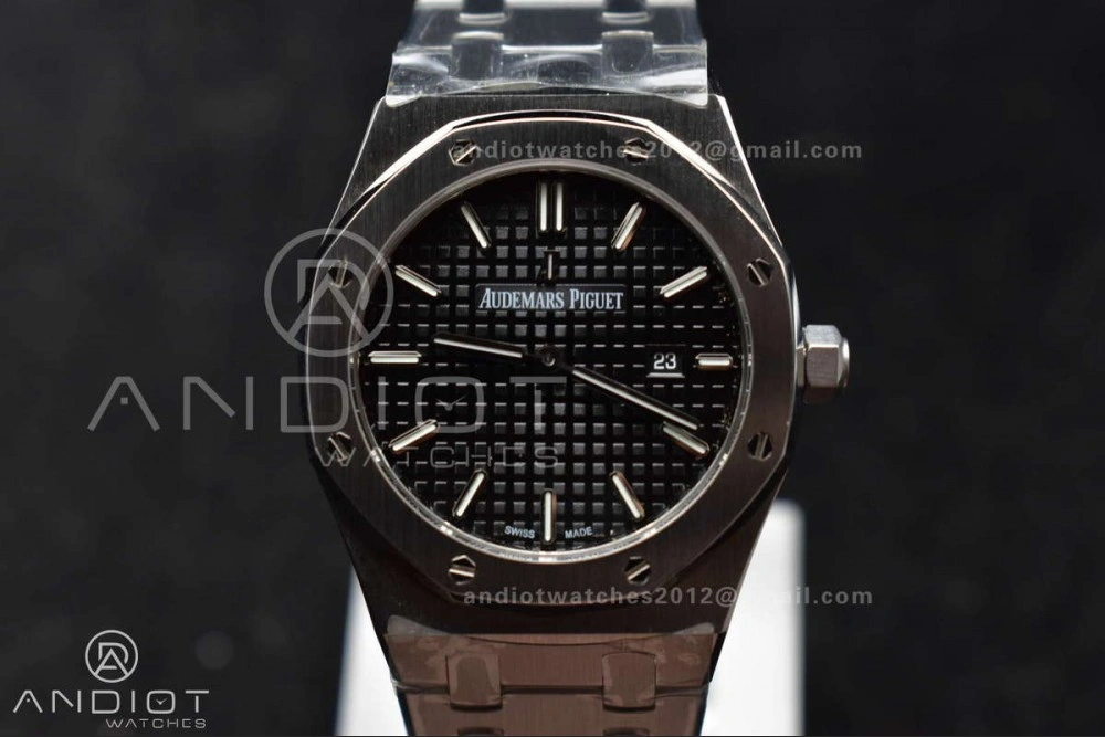 EasyCare Lady Royal Oak 33mm 67651 SS V7F 1:1 Best Edition Black Textured Dial on SS Bracelet Ronda Quartz to AP Cal. 109