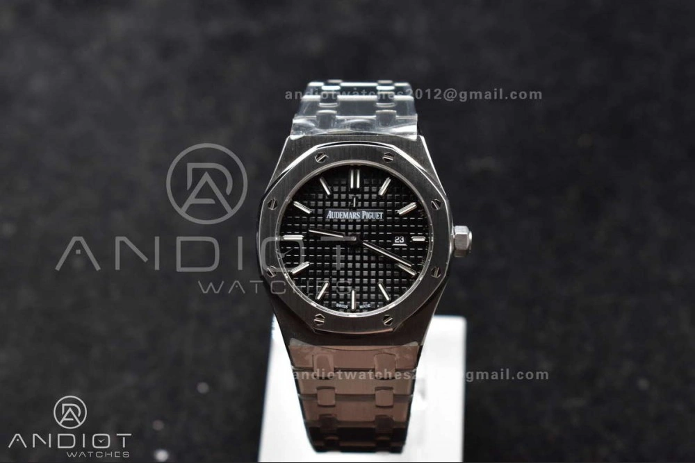 EasyCare Lady Royal Oak 33mm 67651 SS V7F 1:1 Best Edition Black Textured Dial on SS Bracelet Ronda Quartz to AP Cal. 109