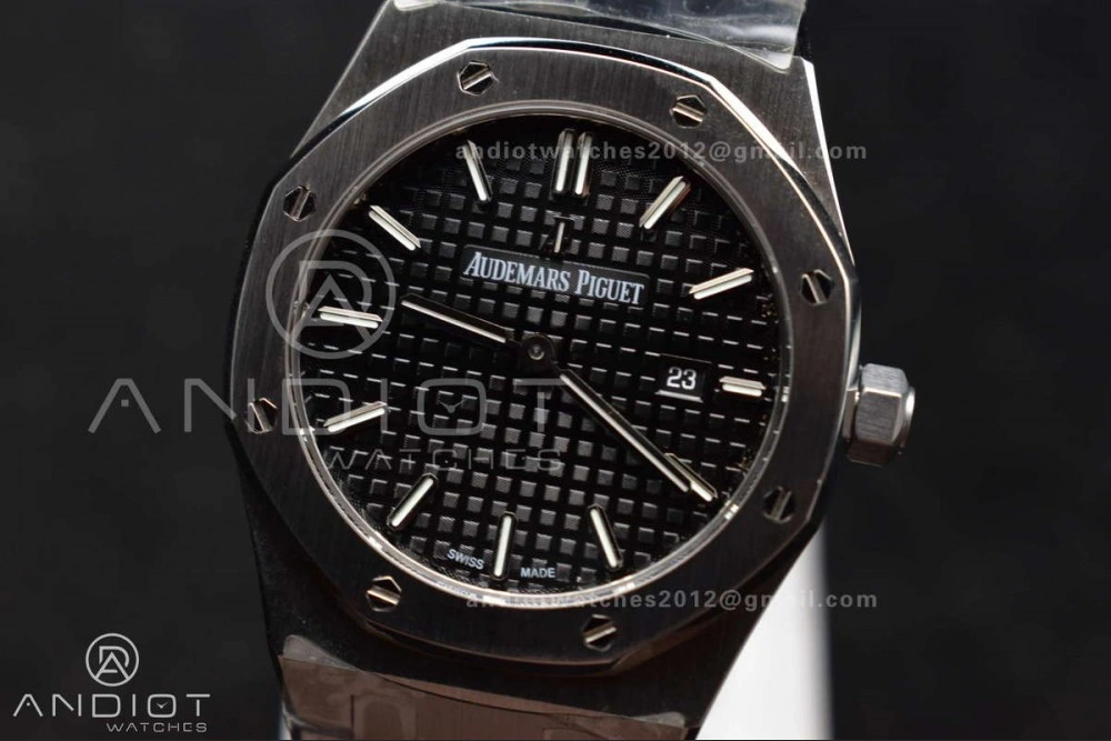 EasyCare Lady Royal Oak 33mm 67651 SS V7F 1:1 Best Edition Black Textured Dial on SS Bracelet Ronda Quartz to AP Cal. 109