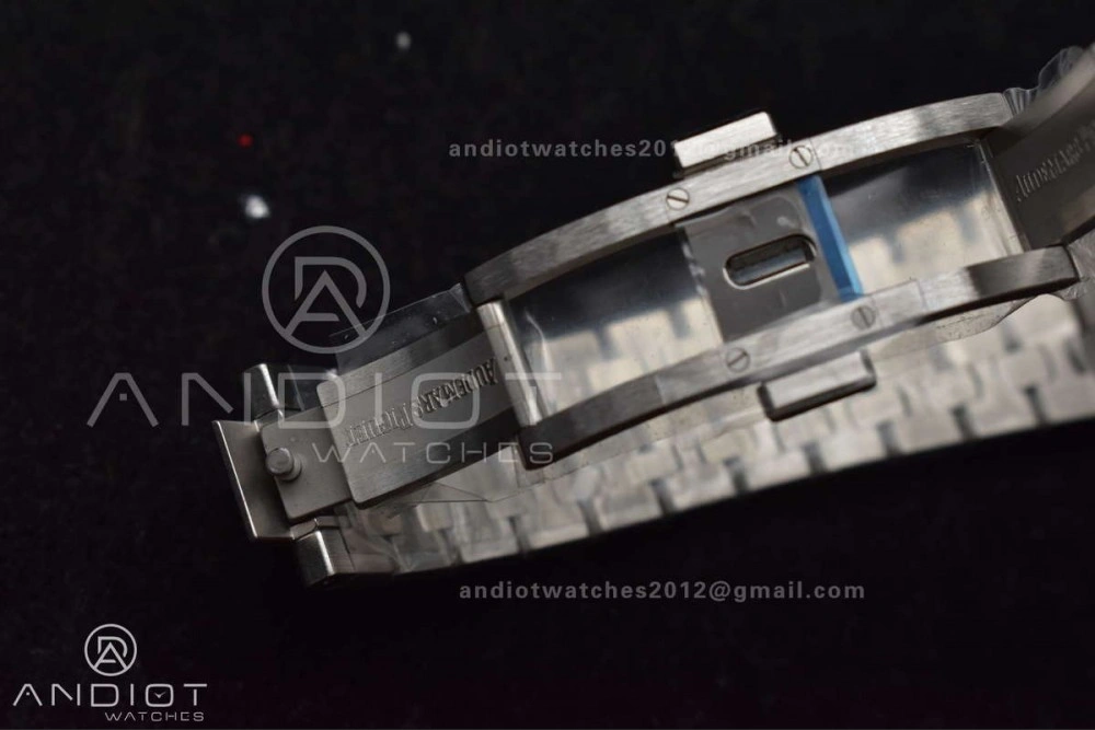 EasyCare Lady Royal Oak 33mm 67651 SS V7F 1:1 Best Edition Black Textured Dial on SS Bracelet Ronda Quartz to AP Cal. 109