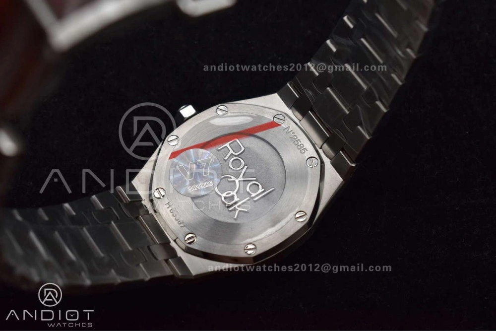 EasyCare Lady Royal Oak 33mm 67651 SS V7F 1:1 Best Edition Black Textured Dial on SS Bracelet Ronda Quartz to AP Cal. 109