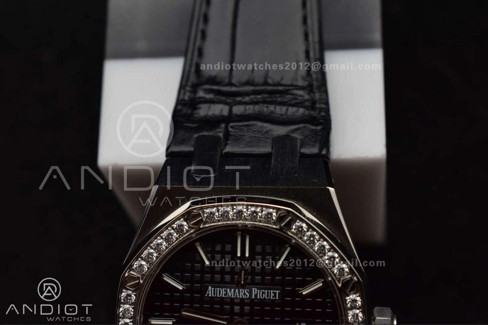 FlexibleFit Lady Royal Oak 33mm 67651 SS Diamond Bezel V7F 1:1 Black Textured Dial On Stainless Strap Ronda Quartz 120