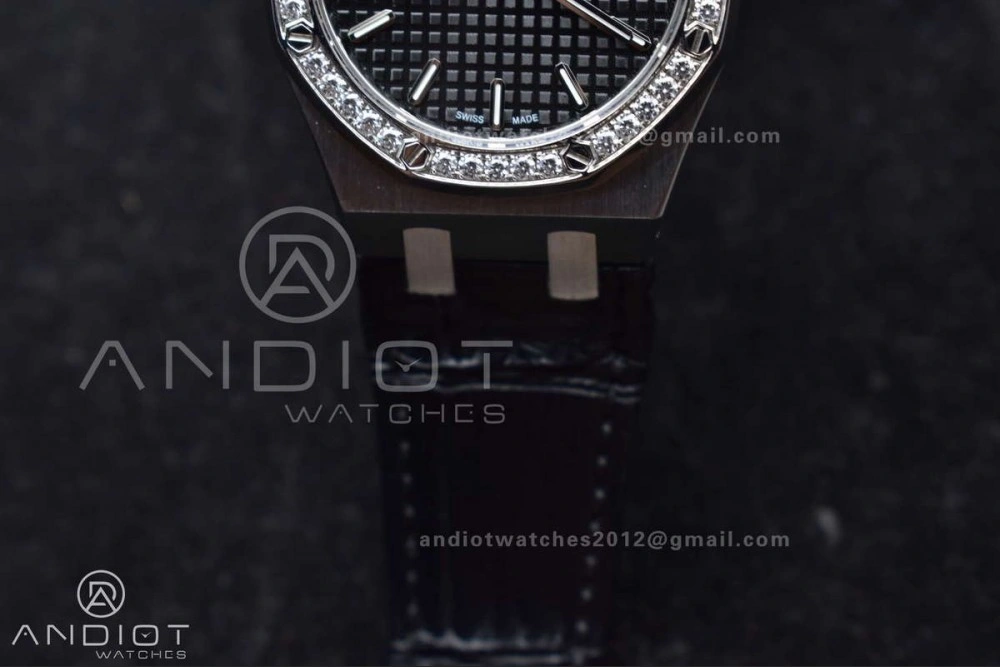 FlexibleFit Lady Royal Oak 33mm 67651 SS Diamond Bezel V7F 1:1 Black Textured Dial On Stainless Strap Ronda Quartz 120
