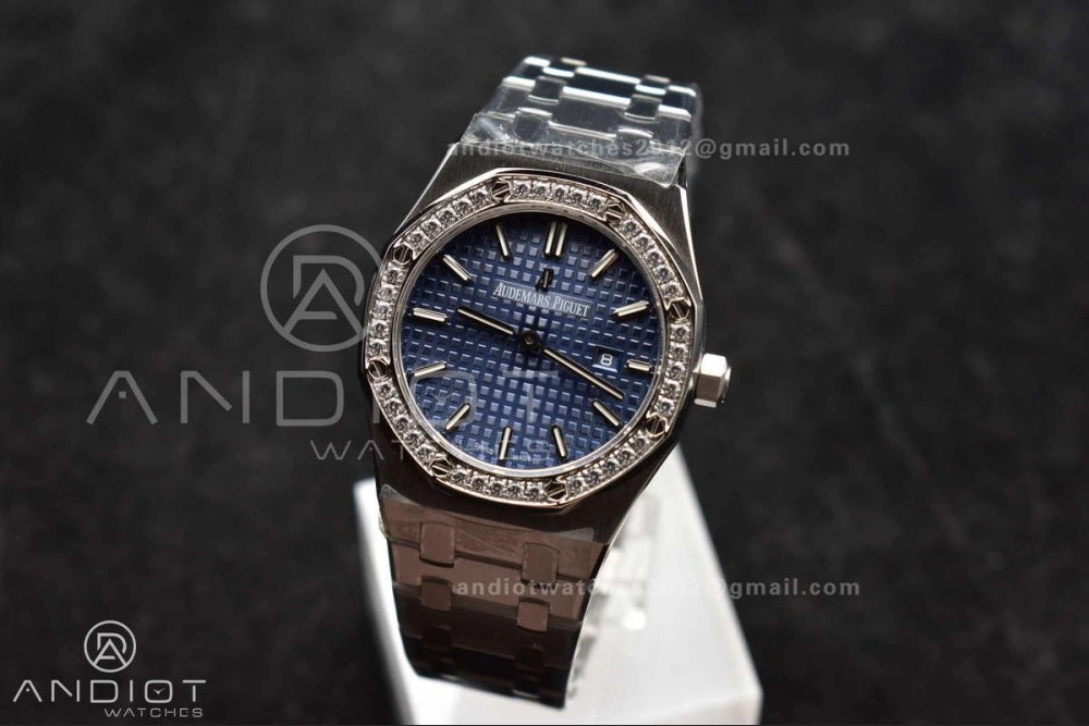 Upgraded Lady Royal Oak 33mm 67651 SS Diamond Bezel V7F 1:1 Blue Textured Dial on SS Bracelet Ronda Quartz to AP Cal. 116