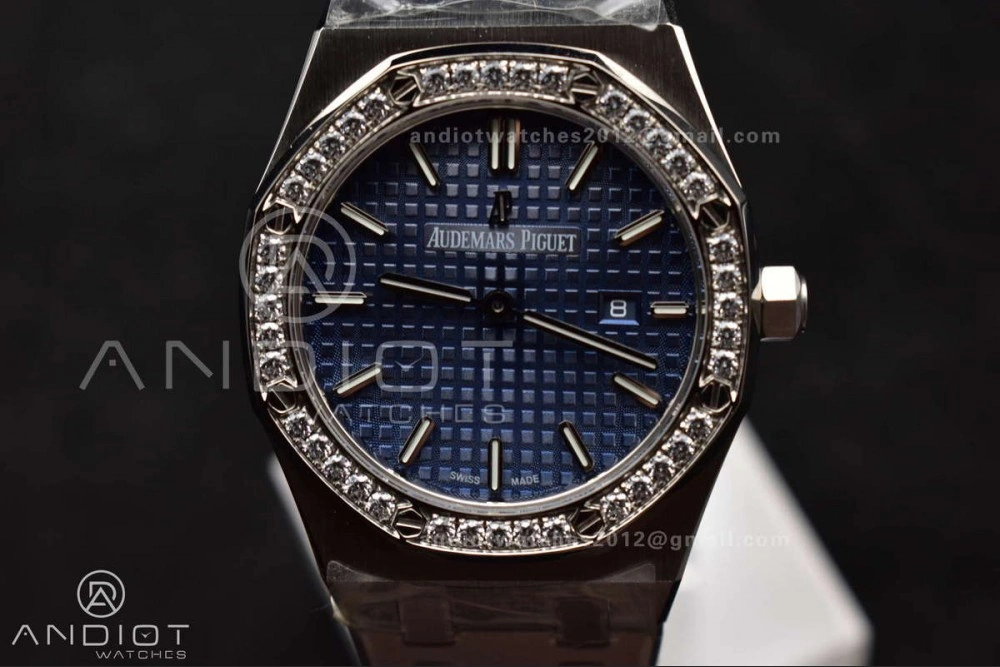 Upgraded Lady Royal Oak 33mm 67651 SS Diamond Bezel V7F 1:1 Blue Textured Dial on SS Bracelet Ronda Quartz to AP Cal. 116