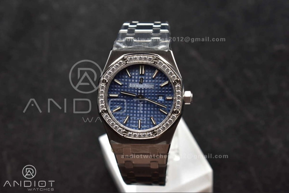 Upgraded Lady Royal Oak 33mm 67651 SS Diamond Bezel V7F 1:1 Blue Textured Dial on SS Bracelet Ronda Quartz to AP Cal. 116