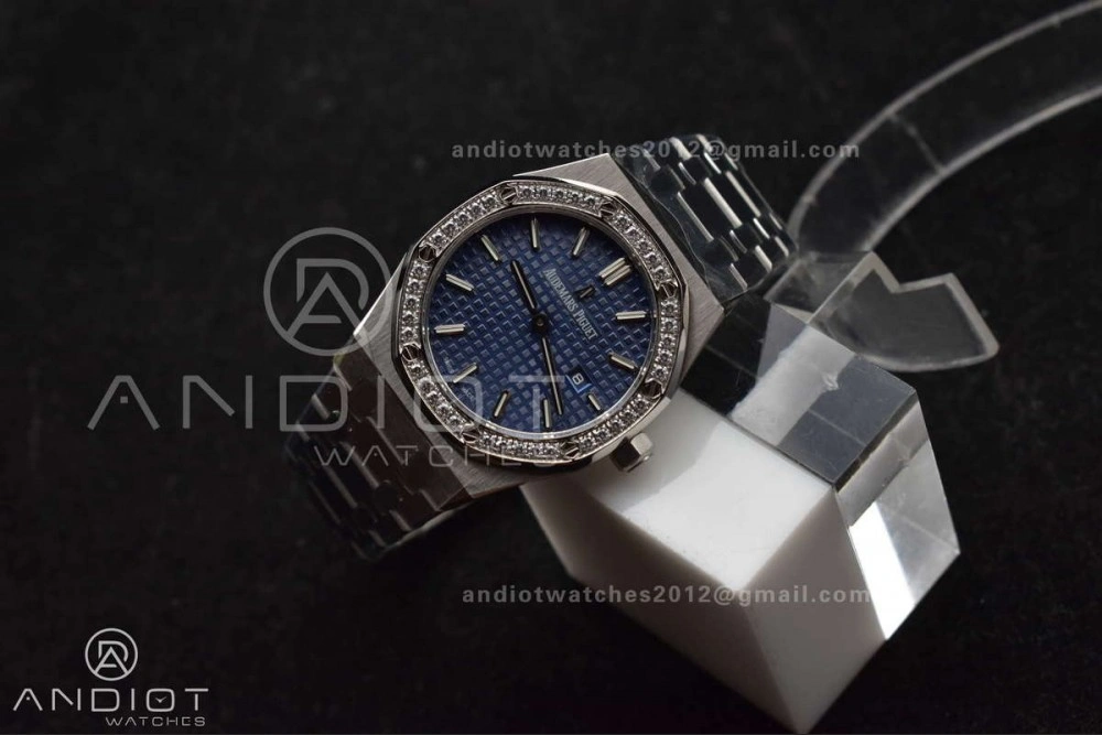 Upgraded Lady Royal Oak 33mm 67651 SS Diamond Bezel V7F 1:1 Blue Textured Dial on SS Bracelet Ronda Quartz to AP Cal. 116