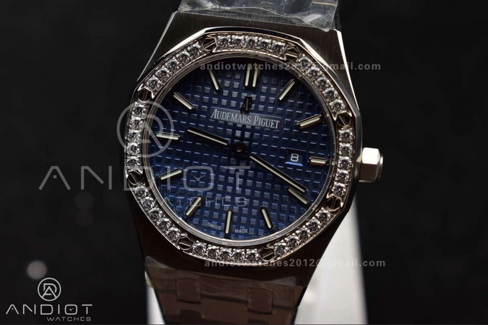 Upgraded Lady Royal Oak 33mm 67651 SS Diamond Bezel V7F 1:1 Blue Textured Dial on SS Bracelet Ronda Quartz to AP Cal. 116