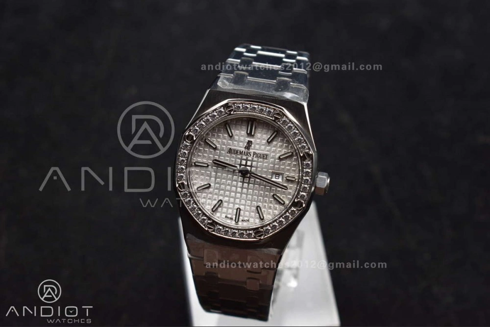 Lady Royal Oak 33mm 67651 SS Diamond Bezel V7F 1:1 White Textured Dial On Stainless Strap Ronda Quartz to AP Cal. Premium 110
