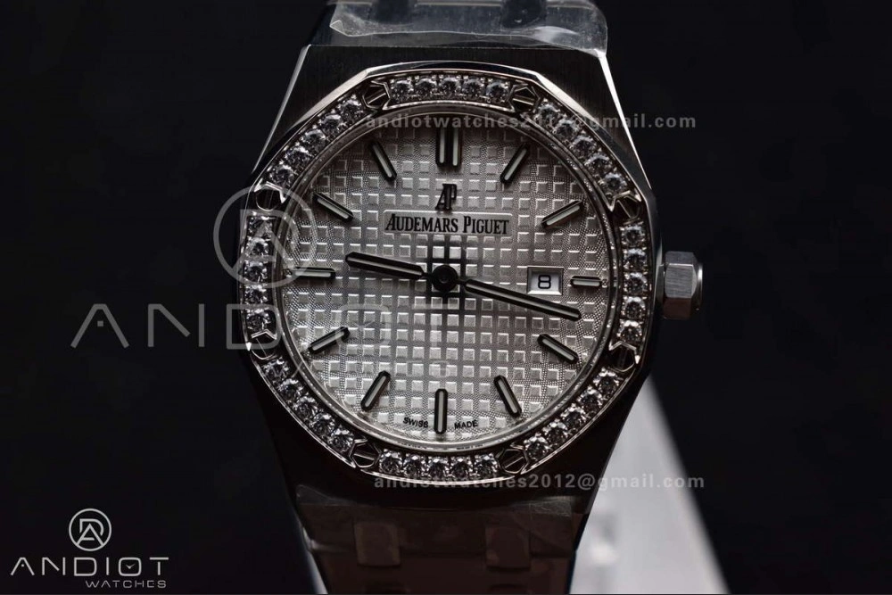 Lady Royal Oak 33mm 67651 SS Diamond Bezel V7F 1:1 White Textured Dial On Stainless Strap Ronda Quartz to AP Cal. Premium 110