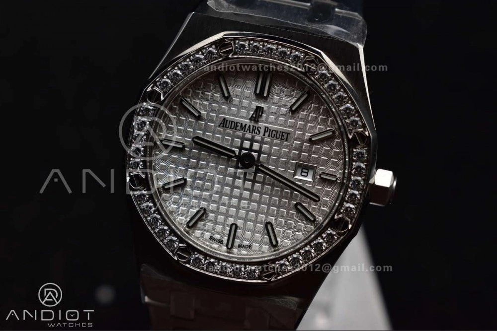 Lady Royal Oak 33mm 67651 SS Diamond Bezel V7F 1:1 White Textured Dial On Stainless Strap Ronda Quartz to AP Cal. Premium 110