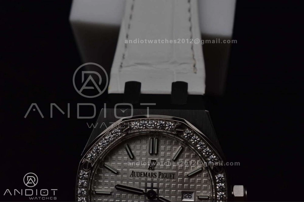 Lady Royal Oak 33mm 67651 SS Diamond Bezel V7F 1:1 White Textured Dial On White Croco Leather Strap Ronda Quartz to AP Cal. EasyCare 101