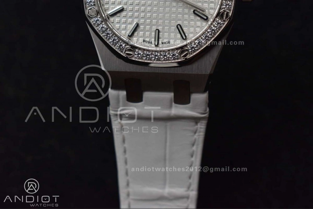 Lady Royal Oak 33mm 67651 SS Diamond Bezel V7F 1:1 White Textured Dial On White Croco Leather Strap Ronda Quartz to AP Cal. EasyCare 101