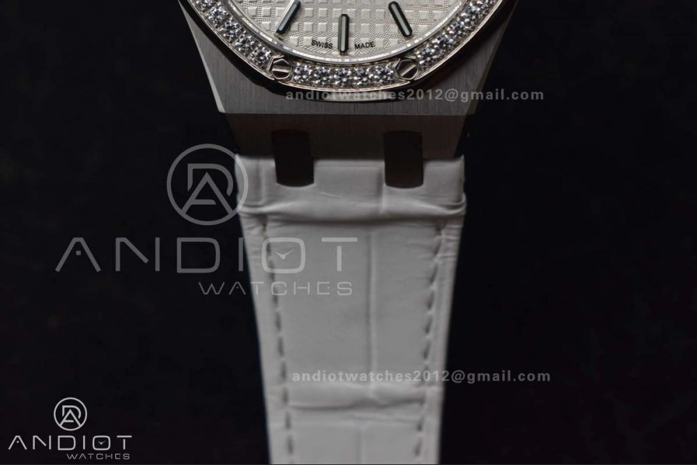 Lady Royal Oak 33mm 67651 SS Diamond Bezel V7F 1:1 White Textured Dial On White Croco Leather Strap Ronda Quartz to AP Cal. EasyCare 101