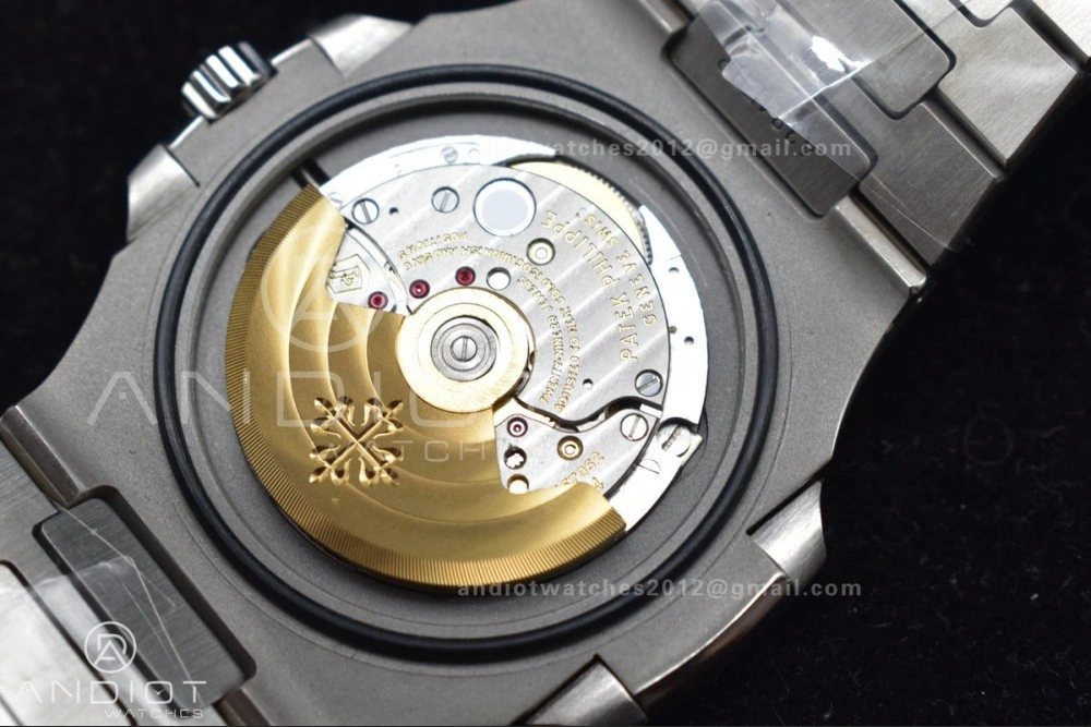 DailyWear Nautilus 5711 Tiffany GRF 1:1 Best Edition Tiffany Blue Dial on SS Bracelet 324CS 386
