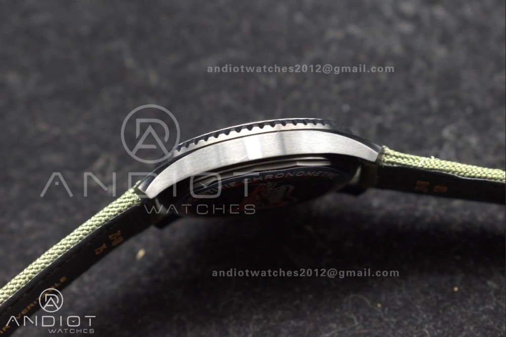 Elegant Navitimer 8 Automatic 41mm PVD TF 1:1 Best Edition Green Dial on Green Nylon Strap A 190