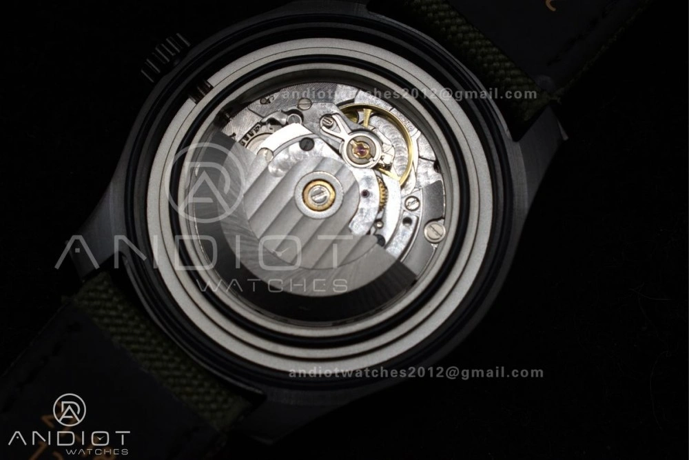 Elegant Navitimer 8 Automatic 41mm PVD TF 1:1 Best Edition Green Dial on Green Nylon Strap A 190