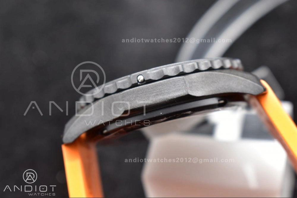 Refined OF Factory Breilting Endurance Pro 44mm 919