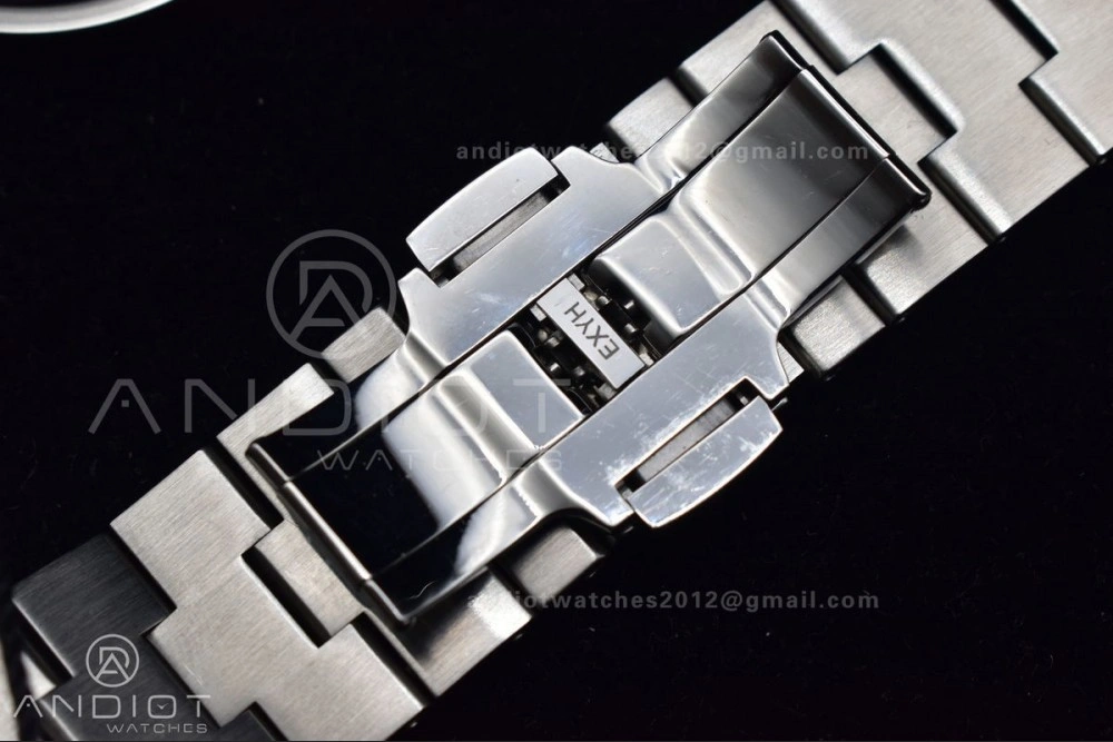 TravelReady Overseas 4500V SS ZF 1:1 Best Edition Silver Dial on SS Bracelet A 924