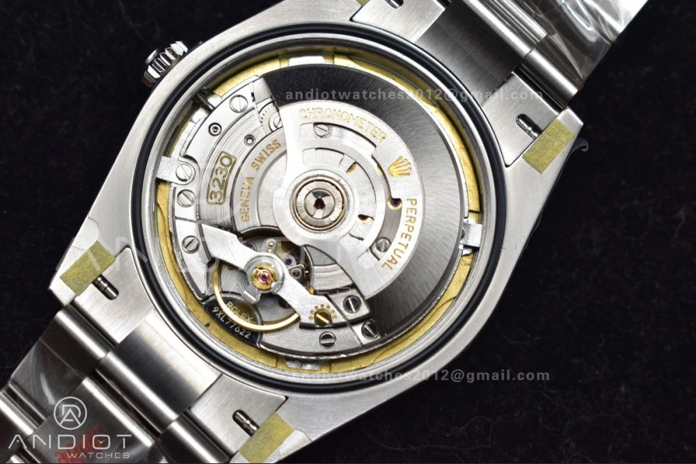 SunProtective Oyster Perpetual 124300 41mm Clean 1:1 Best Edition 904L Steel Silver Dial VR 935