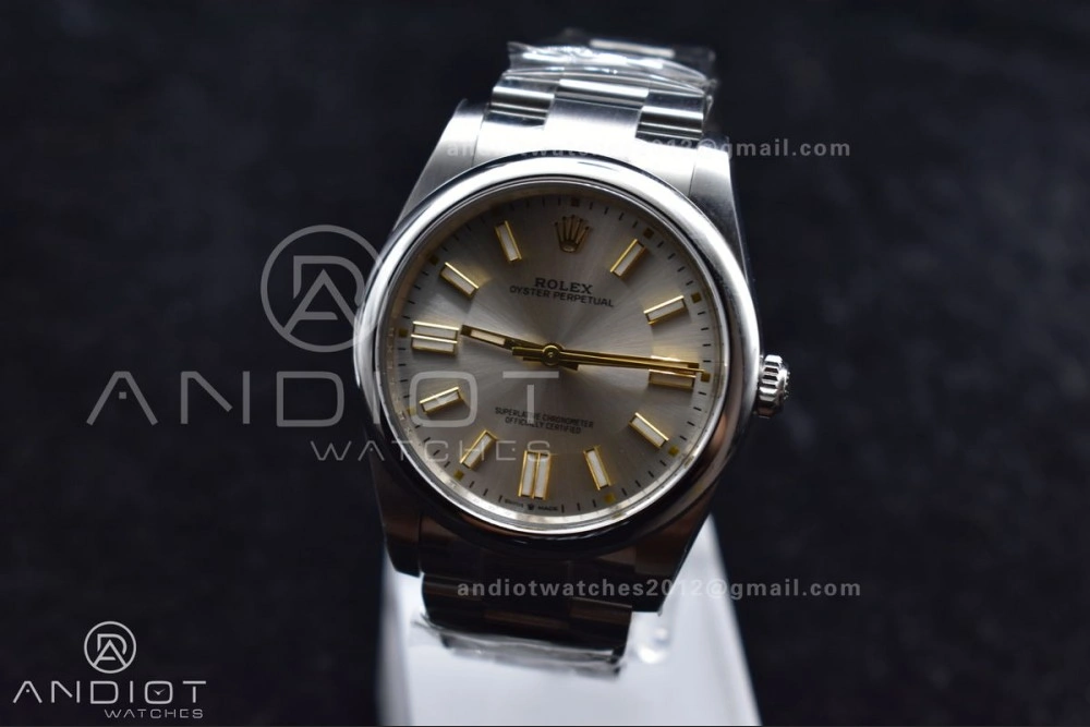 SunProtective Oyster Perpetual 124300 41mm Clean 1:1 Best Edition 904L Steel Silver Dial VR 935