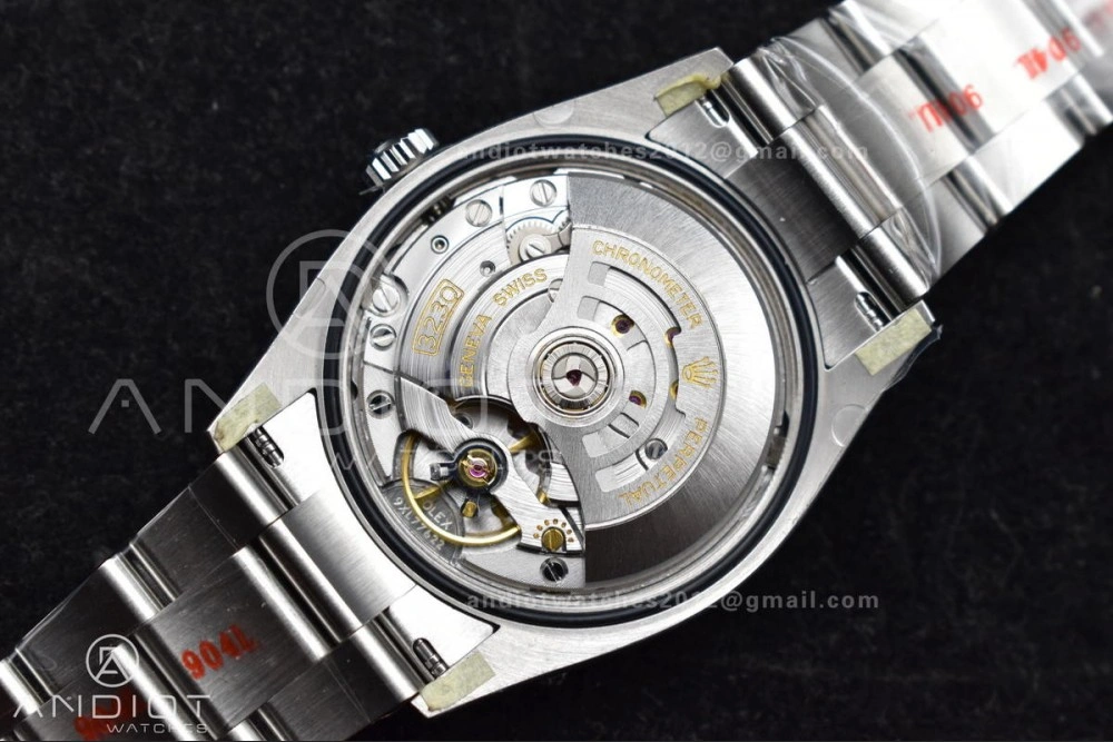 Popular Oyster Perpetual 126000 36mm Clean 1:1 Best Edition 904L Steel Red Dial VR 956