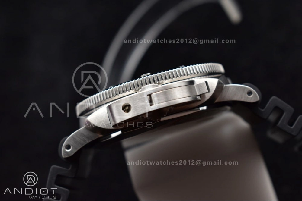 Sleek PAM1229 Y SBF 1:1 Best Edition Black Dial on Black Rubber Strap P 323