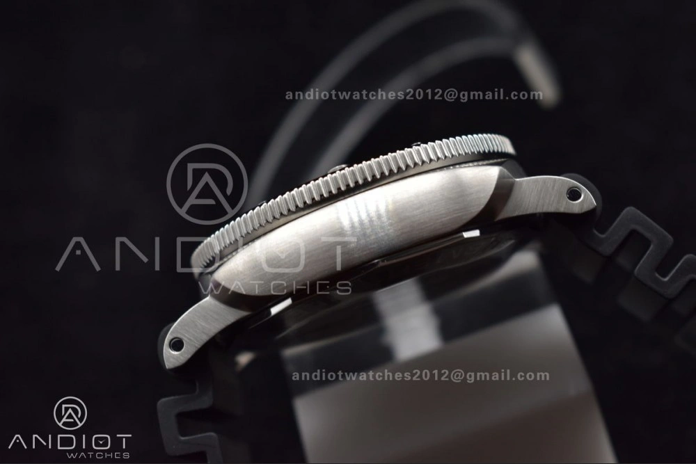 Sleek PAM1229 Y SBF 1:1 Best Edition Black Dial on Black Rubber Strap P 323