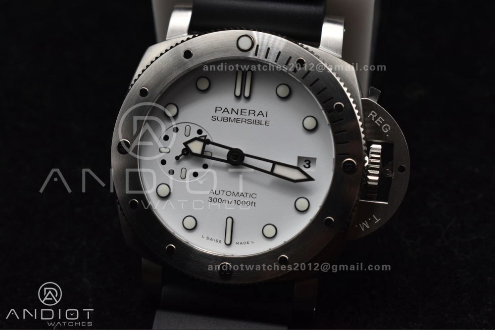 Resilient PAM2223 Submersible 42mm VSF Best Edition White Dial on Black Rubber Strap P 347