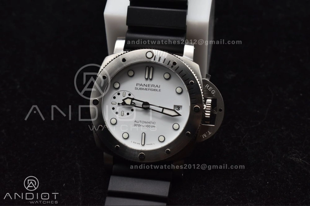 Resilient PAM2223 Submersible 42mm VSF Best Edition White Dial on Black Rubber Strap P 347