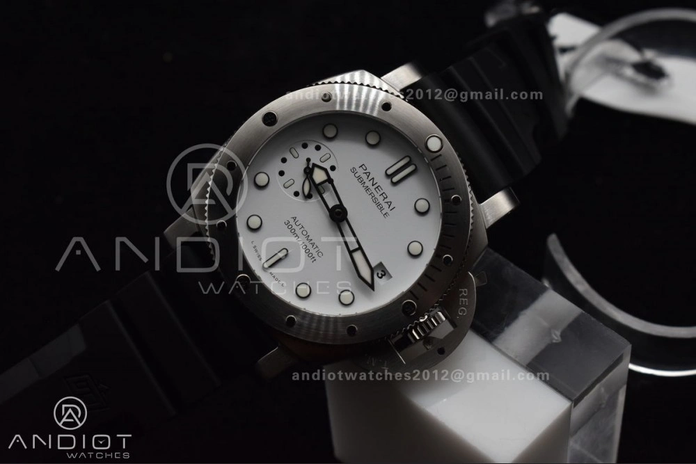 Resilient PAM2223 Submersible 42mm VSF Best Edition White Dial on Black Rubber Strap P 347