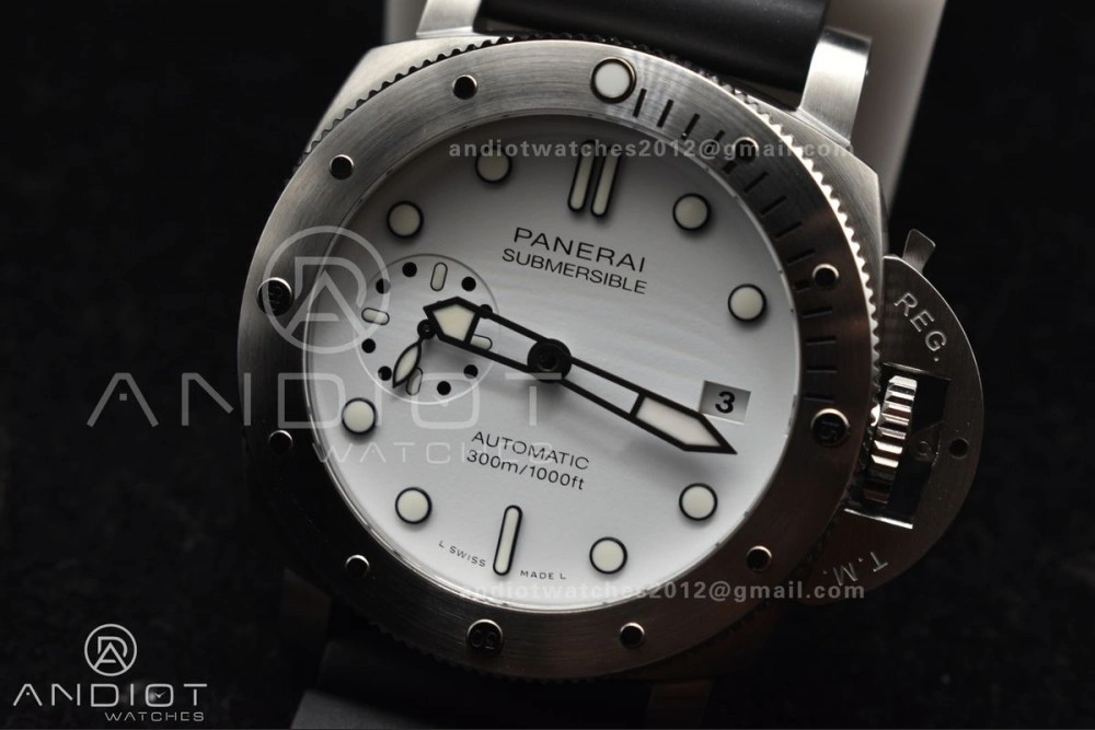 Resilient PAM2223 Submersible 42mm VSF Best Edition White Dial on Black Rubber Strap P 347